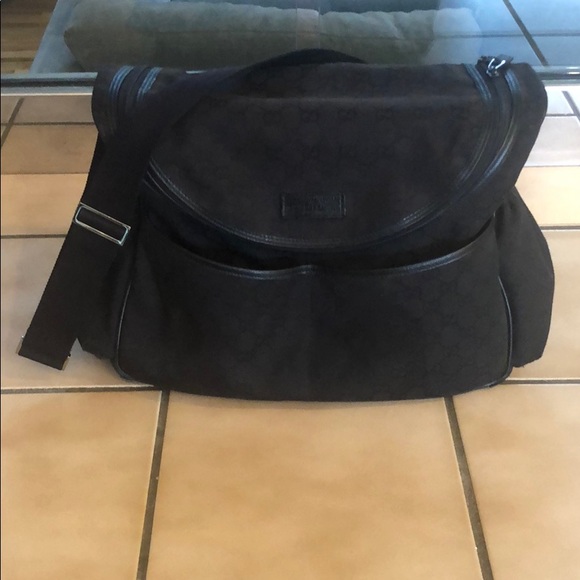gucci supreme changing bag
